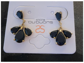 boucle oreille dorée pierre noire
