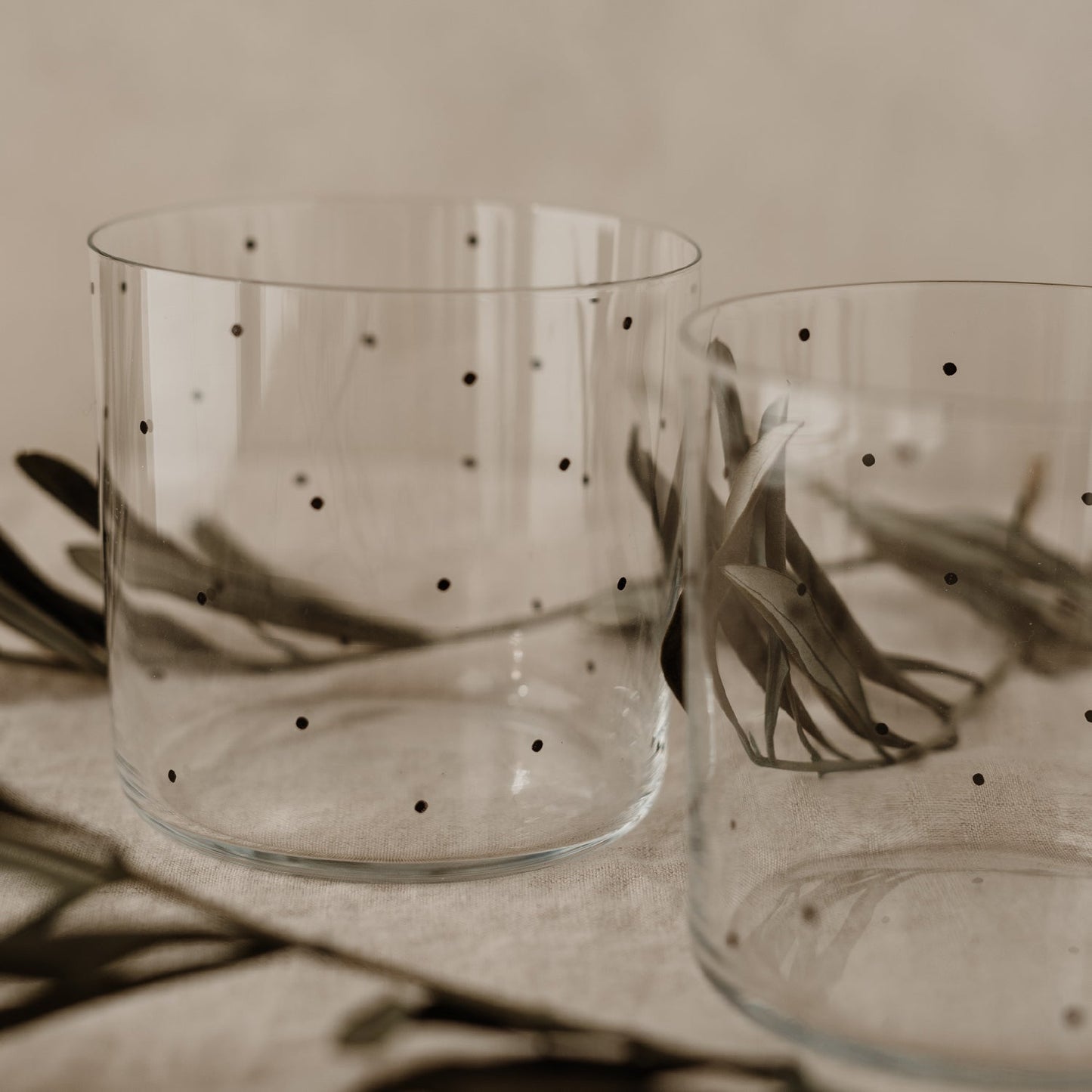 Lot de 2 verres petits pois noirs