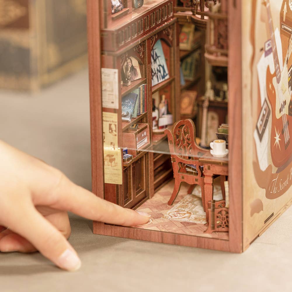 Book Nook : the secret rhythmwith avec cache-poussière