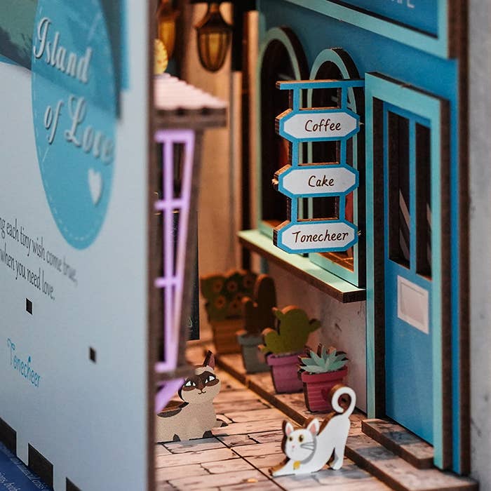 Book Nook : Island of Love