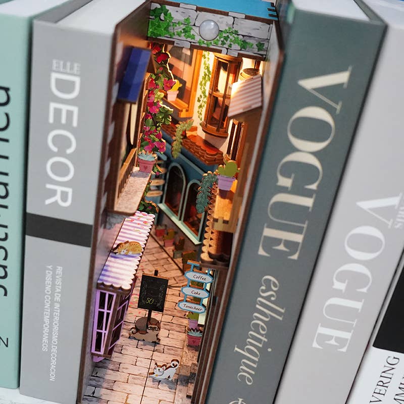 Book Nook : Island of Love