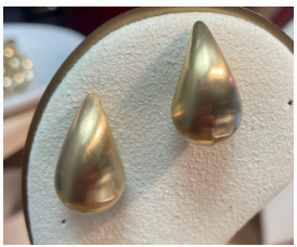Boucle oreille goutte mat doré