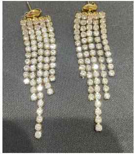 Boucle d'oreille pendante longue strass dore