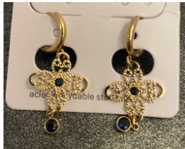 boucle oreilles doré pendantes croix