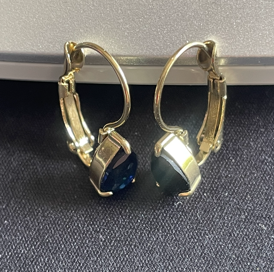 Boucle oreille dore pendante Hélène