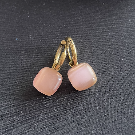 Boucle oreille dore goutte carre
