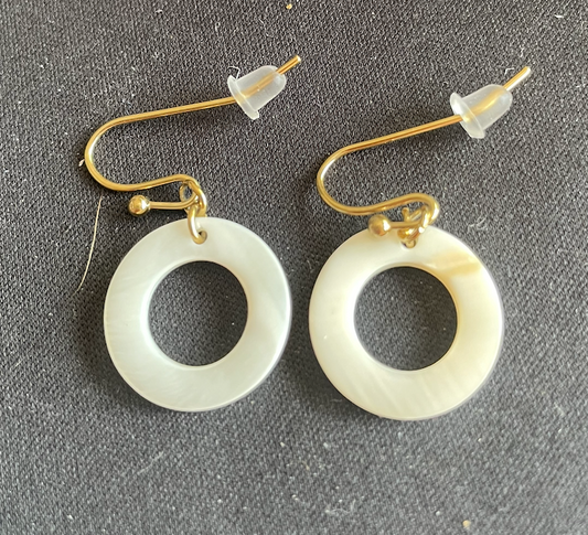 boucle oreille dore anneau nacre