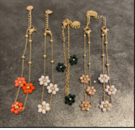 Bracelet doré petites fleurs
