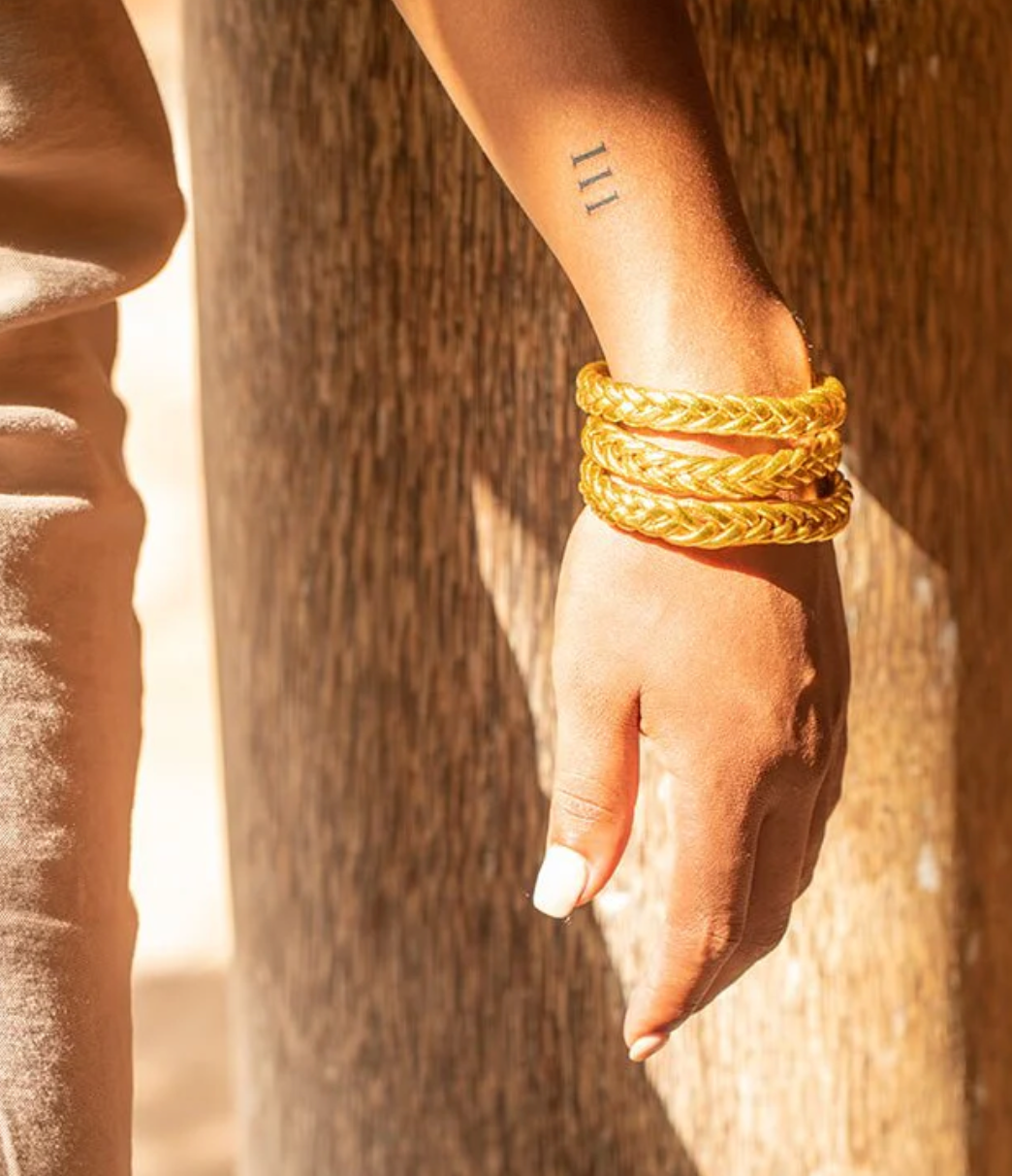 Bracelet bouddhiste KUMALI tresse Dore