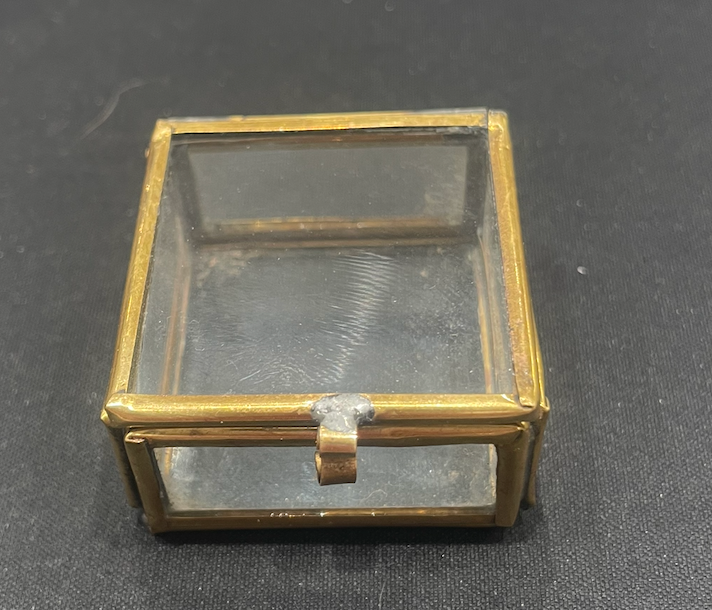 Boite bijoux carre laiton