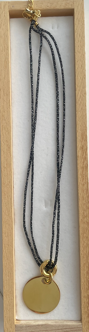 collier dore cordon médaille