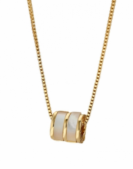 collier dore anneau nacre