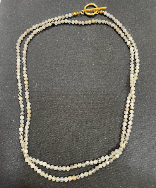 collier pierre grises