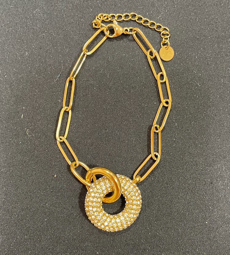 Bracelet doré maille et anneau strass