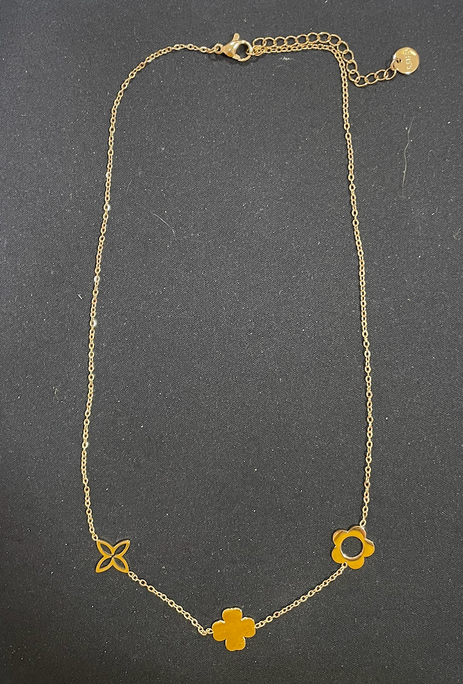 collier doré trefle
