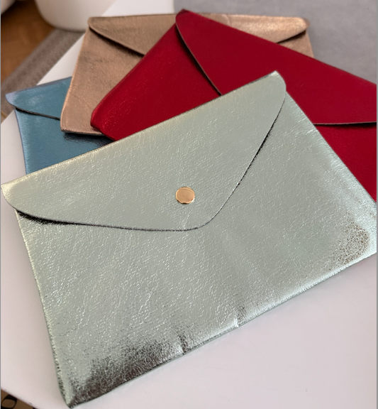 Pochette cuir irisée pression