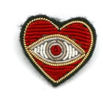 Broche brodée mini coeur oeil