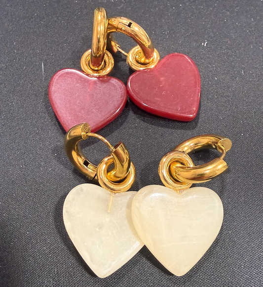 boucle oreille coeur plastique