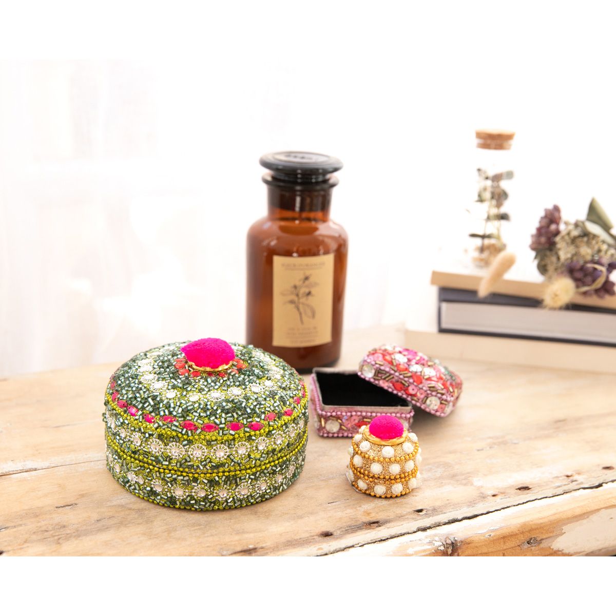 boite grand  modele ronde Or et fuchsia indienne