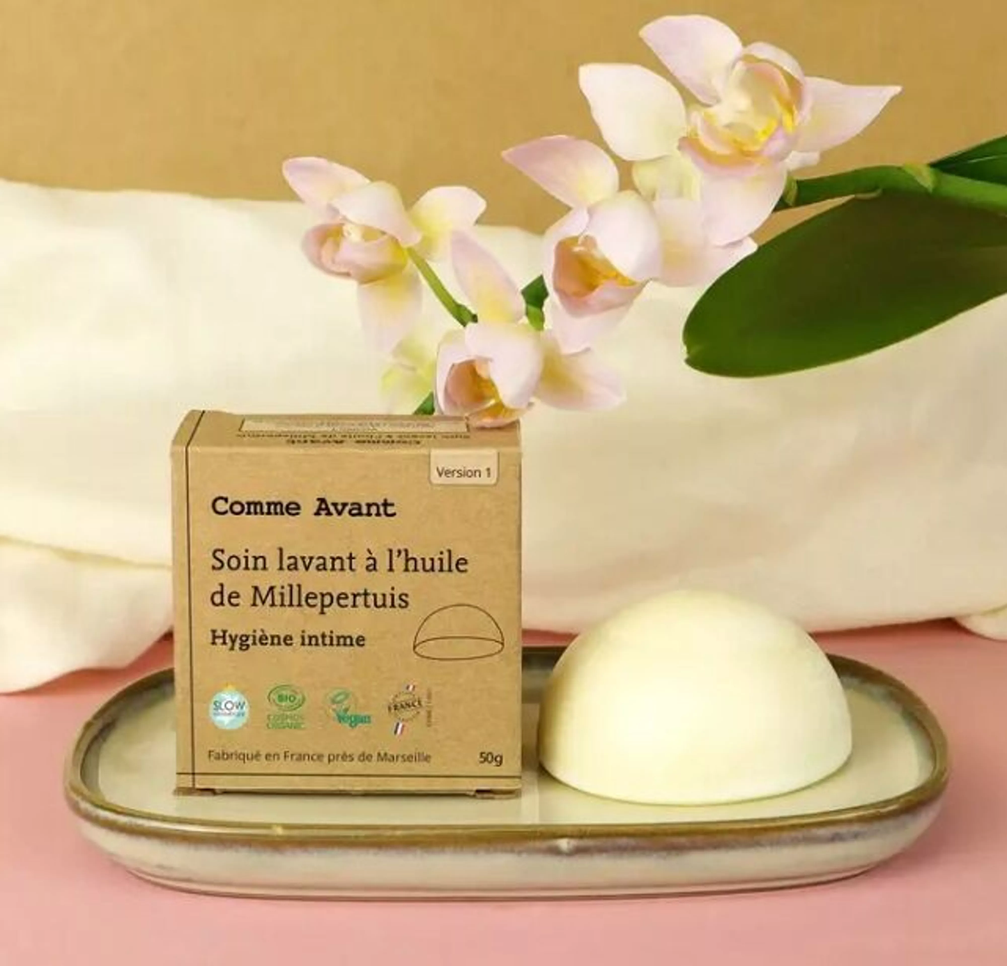 Soin lavant intime solide à l'huile de Millepertuis.