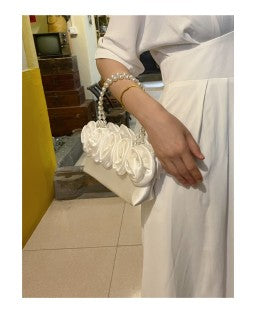 pochette rigide satin